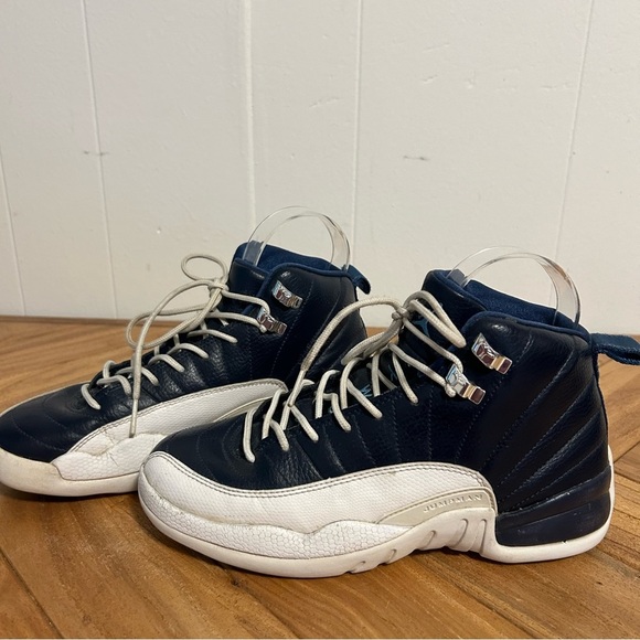 Air Jordan 12 Retro blue white boys size 5.5 athletic mid top sneakers - Picture 4 of 10